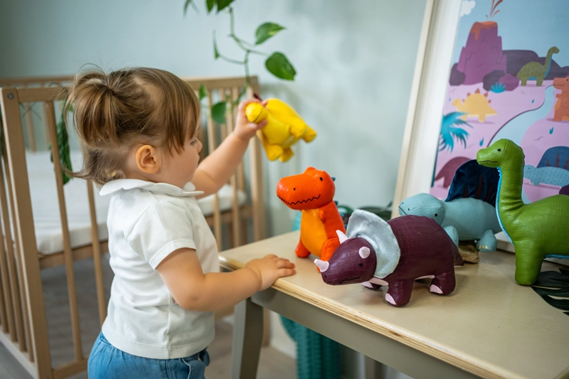 PENELOPE EL TRICERATOPS - DINO FRIENDS - 6