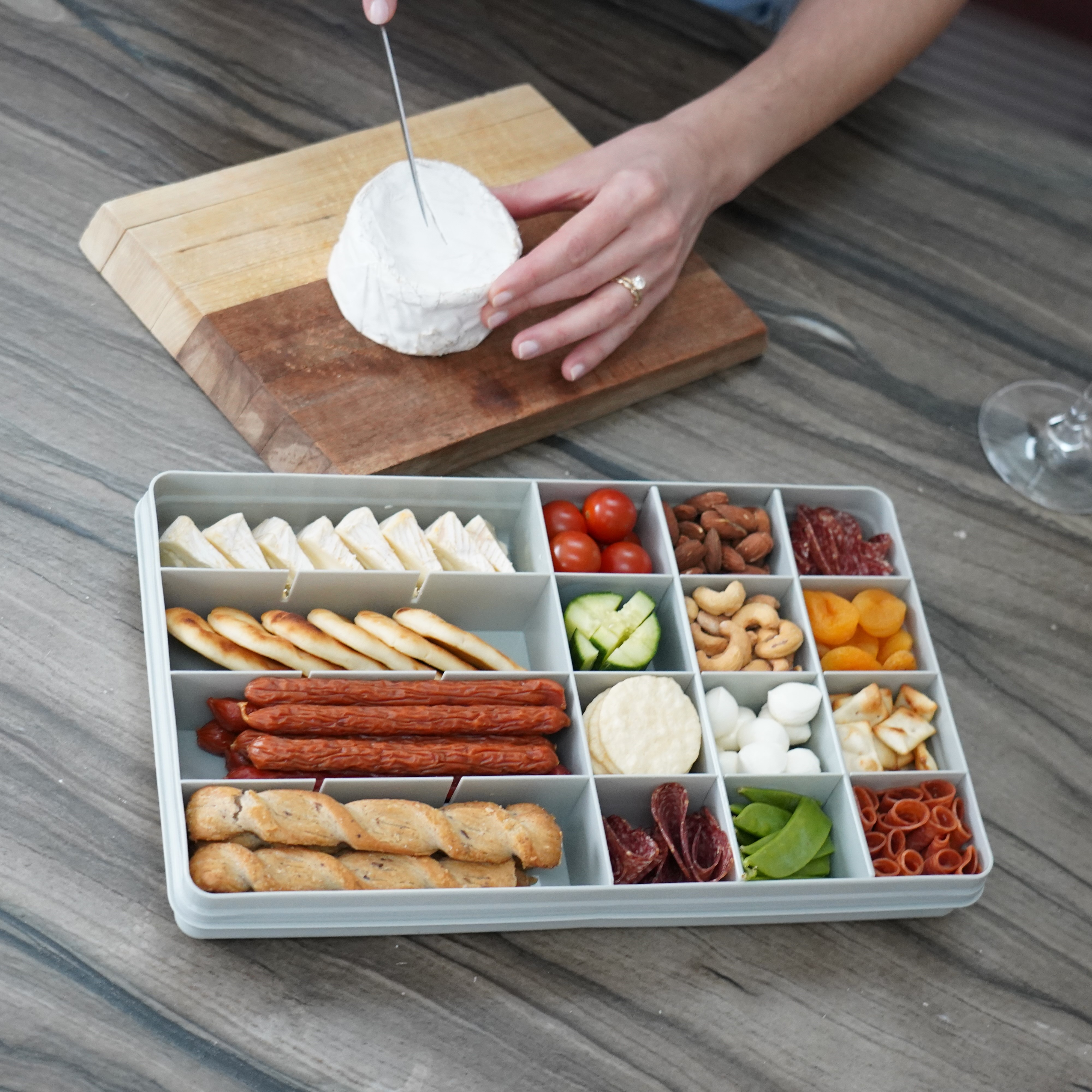 CAJA CONTENEDORA XL PARA SNACKS GRIS - 3