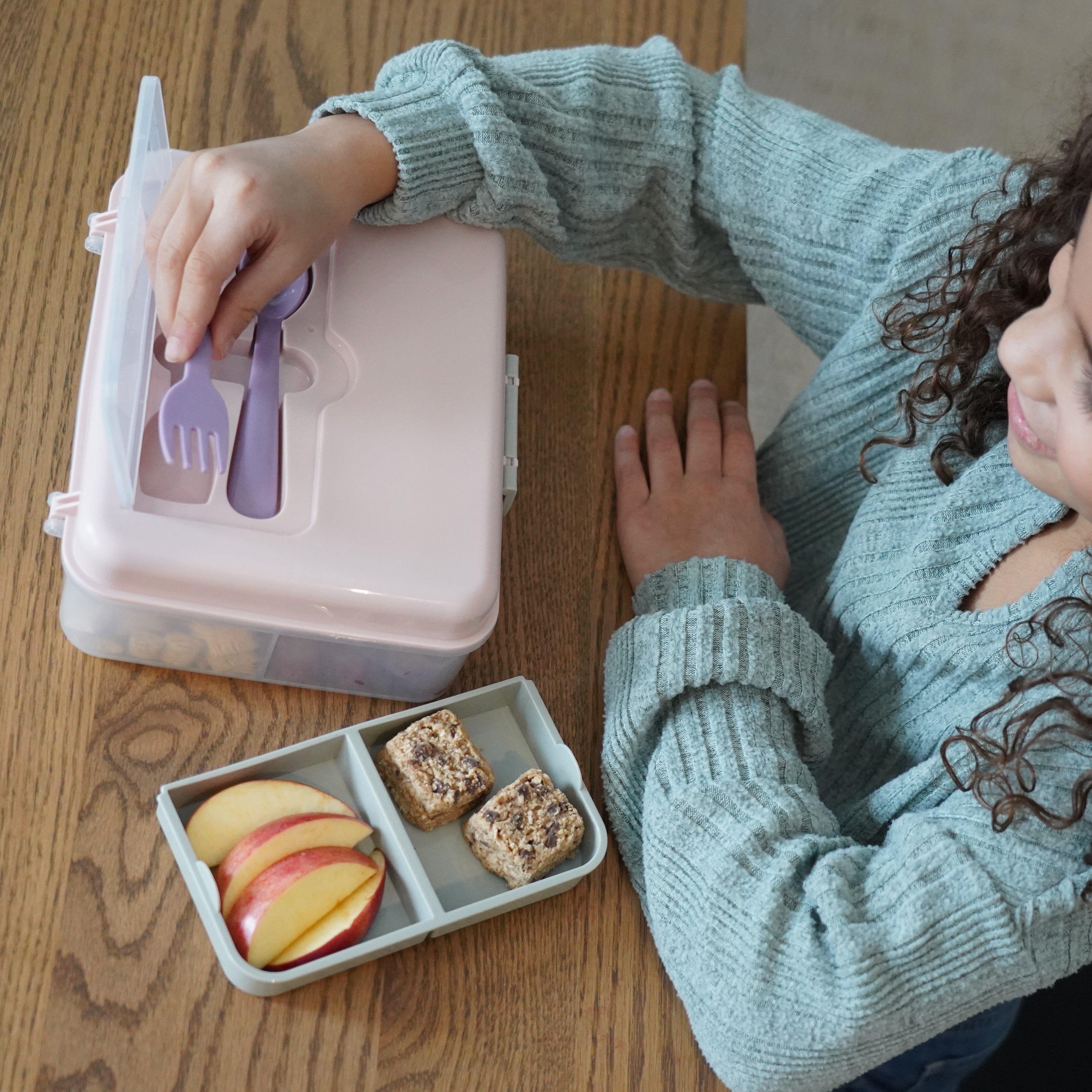 LONCHERA BENTO BOX CON CUBIERTOS - ROSA - 4