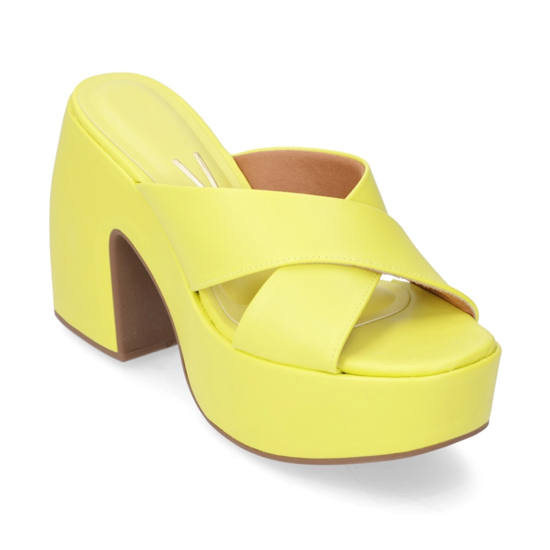 SANDALIA TACO ANCHO 10 CM VIZZANO ECO CUERO AMARILLO - 2