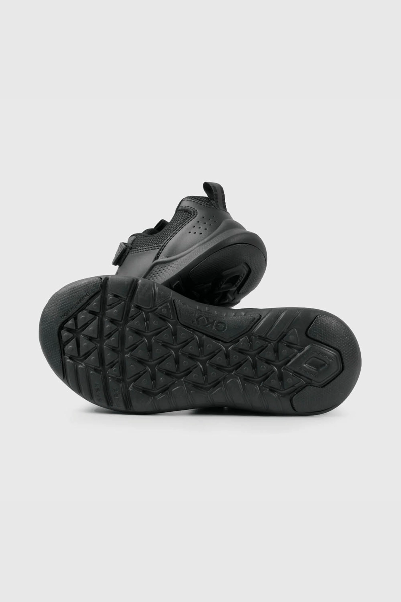 ZAPATILLA ESCOLAR NEGRA UNISEX CON VELCRO JUNIOR - 3