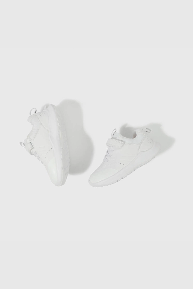 ZAPATILLA ESCOLAR BLANCA CON VELCRO Y CORDON UNISEX - 4