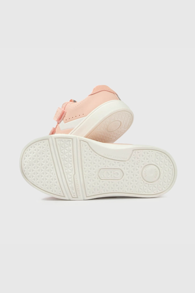 ZAPATILLA ROSADA CON VELCRO - 3