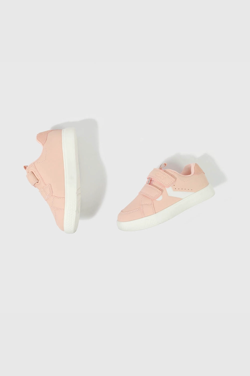 ZAPATILLA ROSADA CON VELCRO - 4