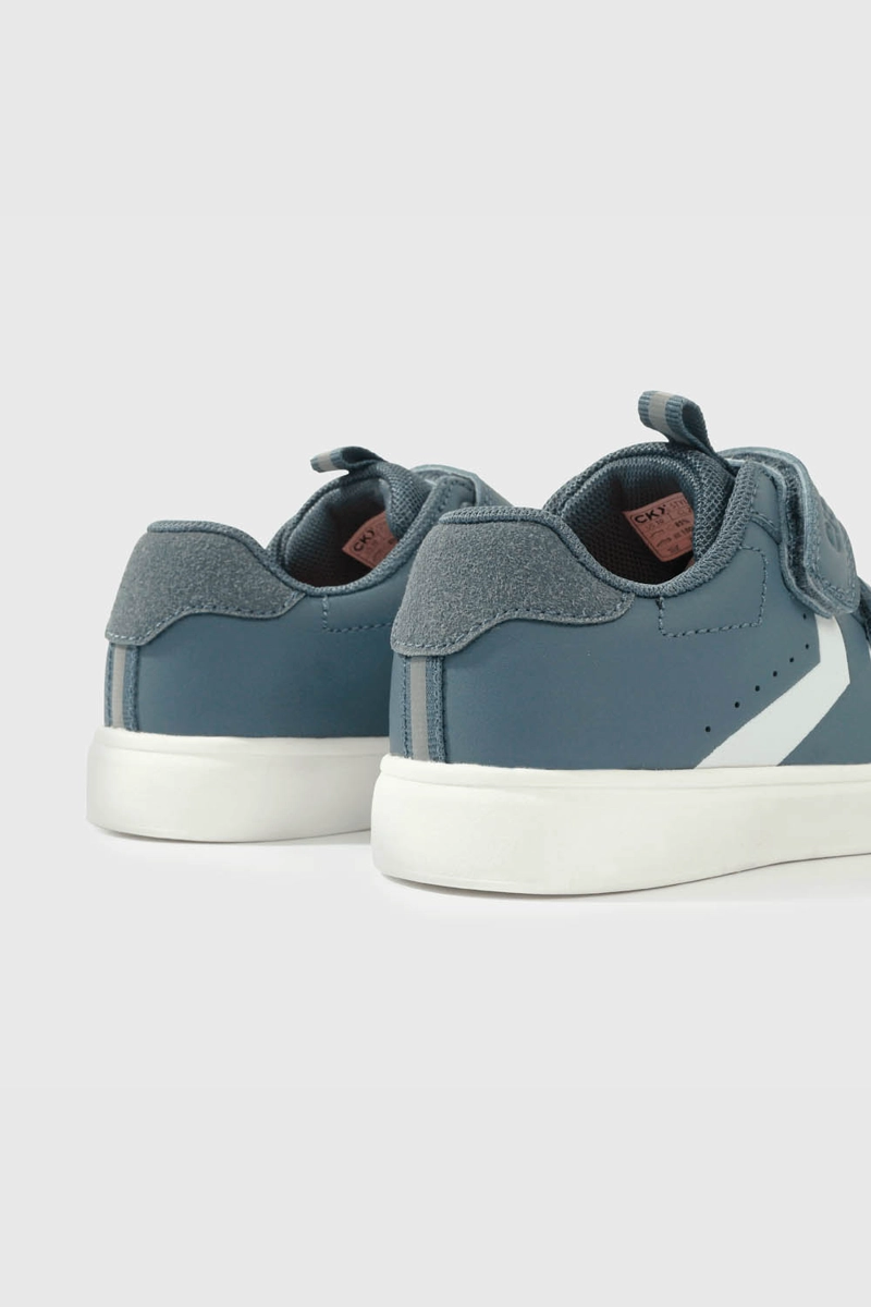 ZAPATILLA AZUL CON VELCRO - 5