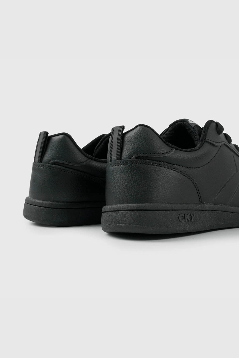 ZAPATILLA ESCOLAR NEGRA CON CORDON UNISEX - 5