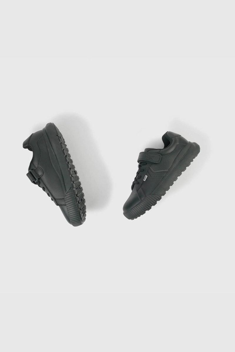 ZAPATILLA ESCOLAR NEGRA PARA NIÑO CON VELCRO SENIOR - 4