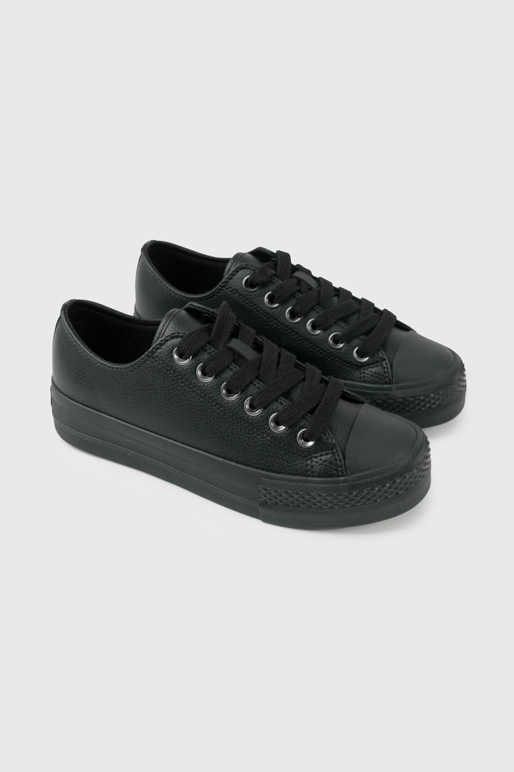 ZAPATILLA NEGRA CON PLATAFORMA - 1