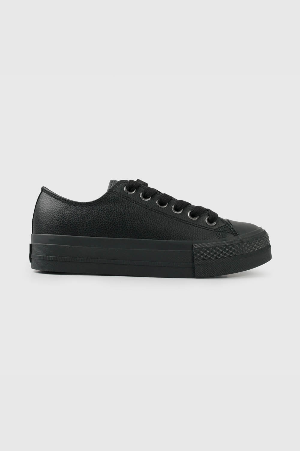 ZAPATILLA NEGRA CON PLATAFORMA - 2