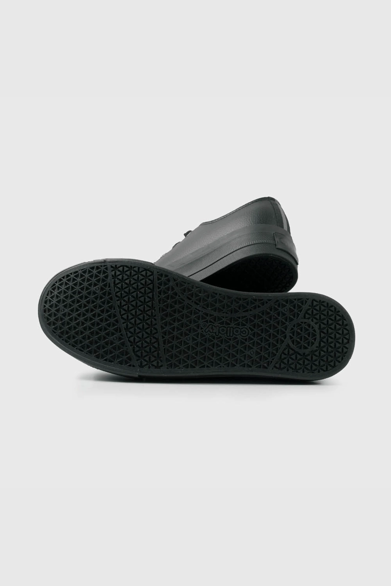 ZAPATILLA NEGRA CON PLATAFORMA - 3