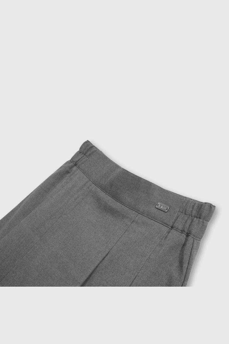 FALDA ESCOLAR GRIS - LIBERTAD Y ESTILO PARA TU NIÑA - 3