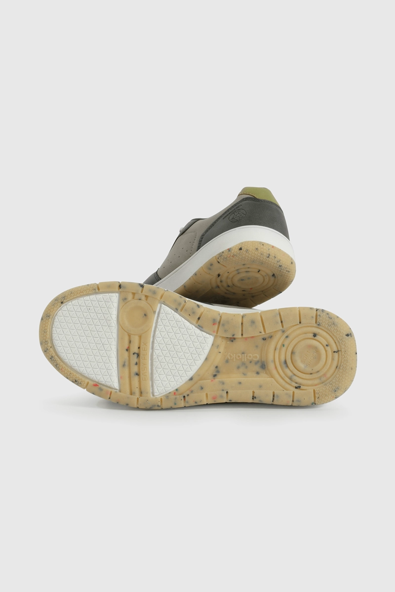 ZAPATILLA LIFESTYLE DE NIÑO GRIS CAÑA BAJA CON CORDON - 3