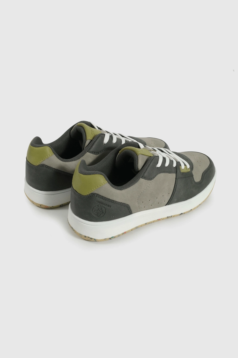 ZAPATILLA LIFESTYLE DE NIÑO GRIS CAÑA BAJA CON CORDON - 5