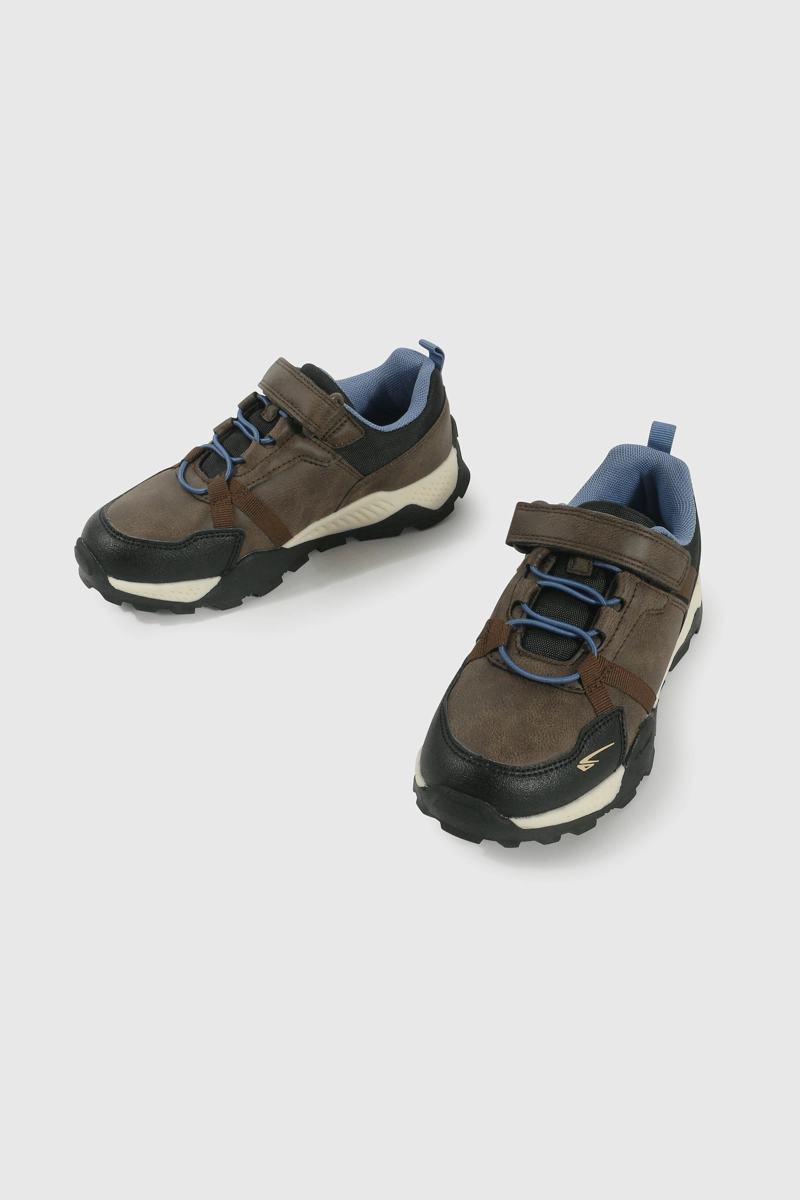 ZAPATILLA OUTDOOR CAFE  CAÑA BAJA CON VELCRO Y CORDON DE NIÑO - 4