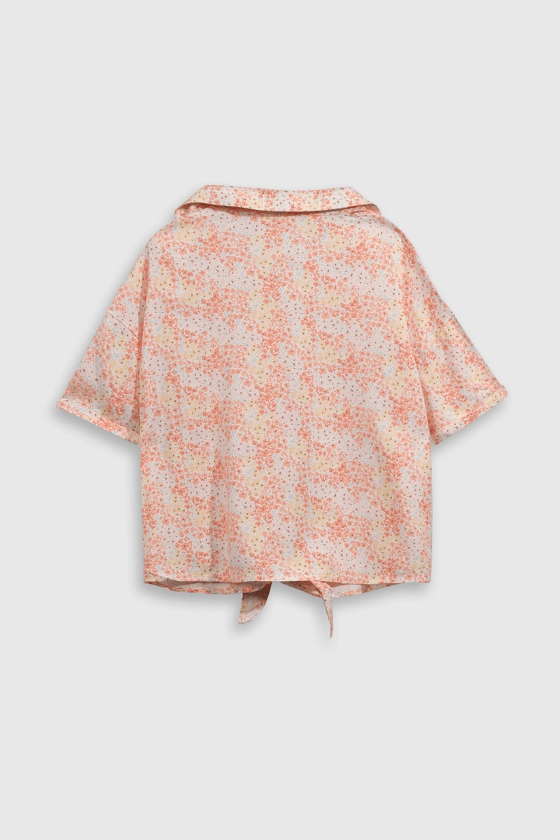 BLUSA DE VISCOSA LIVIANA SEMI CORTA CON LAZO Y HOMBROS CAIDOS - 2