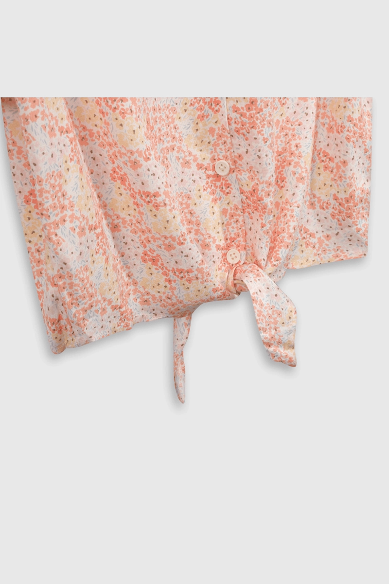 BLUSA DE VISCOSA LIVIANA SEMI CORTA CON LAZO Y HOMBROS CAIDOS - 4