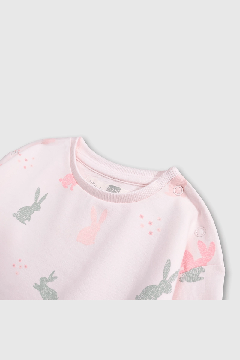 CONJUNTO POLERON + PANTALON ROSADO CON ESTAMPA DE CONEJOS - 4
