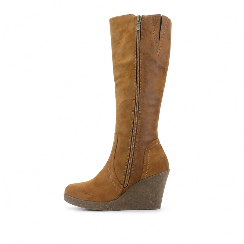 BOTA CHALADA MUJER WEDGE-40 CAMEL CASUAL - 2