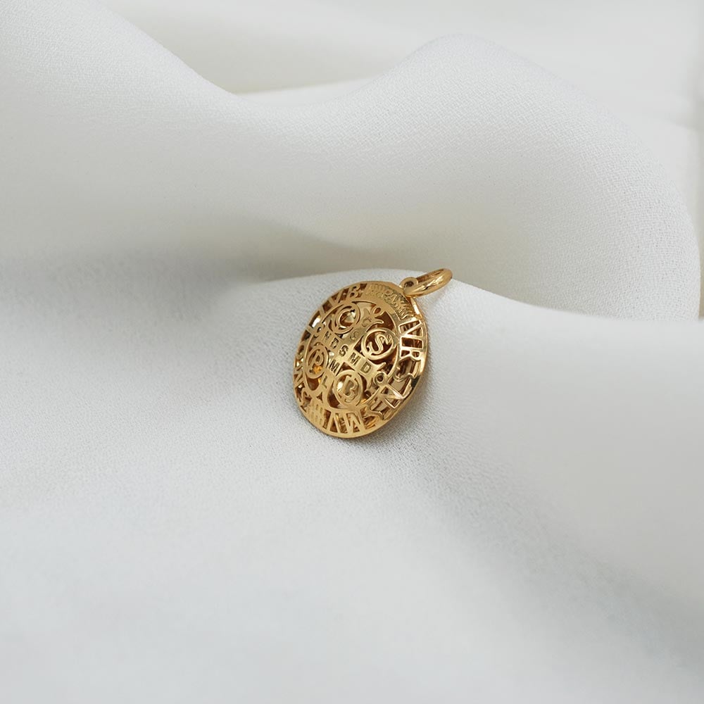 COLGANTE SAN BENITO TRAQUELADO ORO 18K AMARILLO - 18 MM - 1