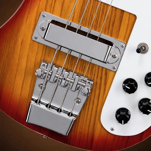 BAJO ELE CTRICO IBRAH RH 4 CUERDAS SUNBURST + AMPLIFICADOR PRA20W + ACC - 7