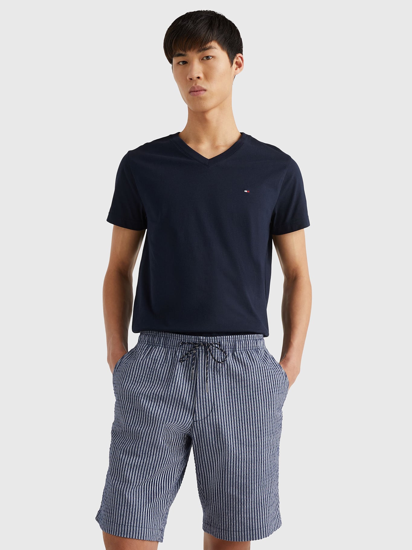 POLERA ESSENTIAL V-NECK SLIM FIT - 1