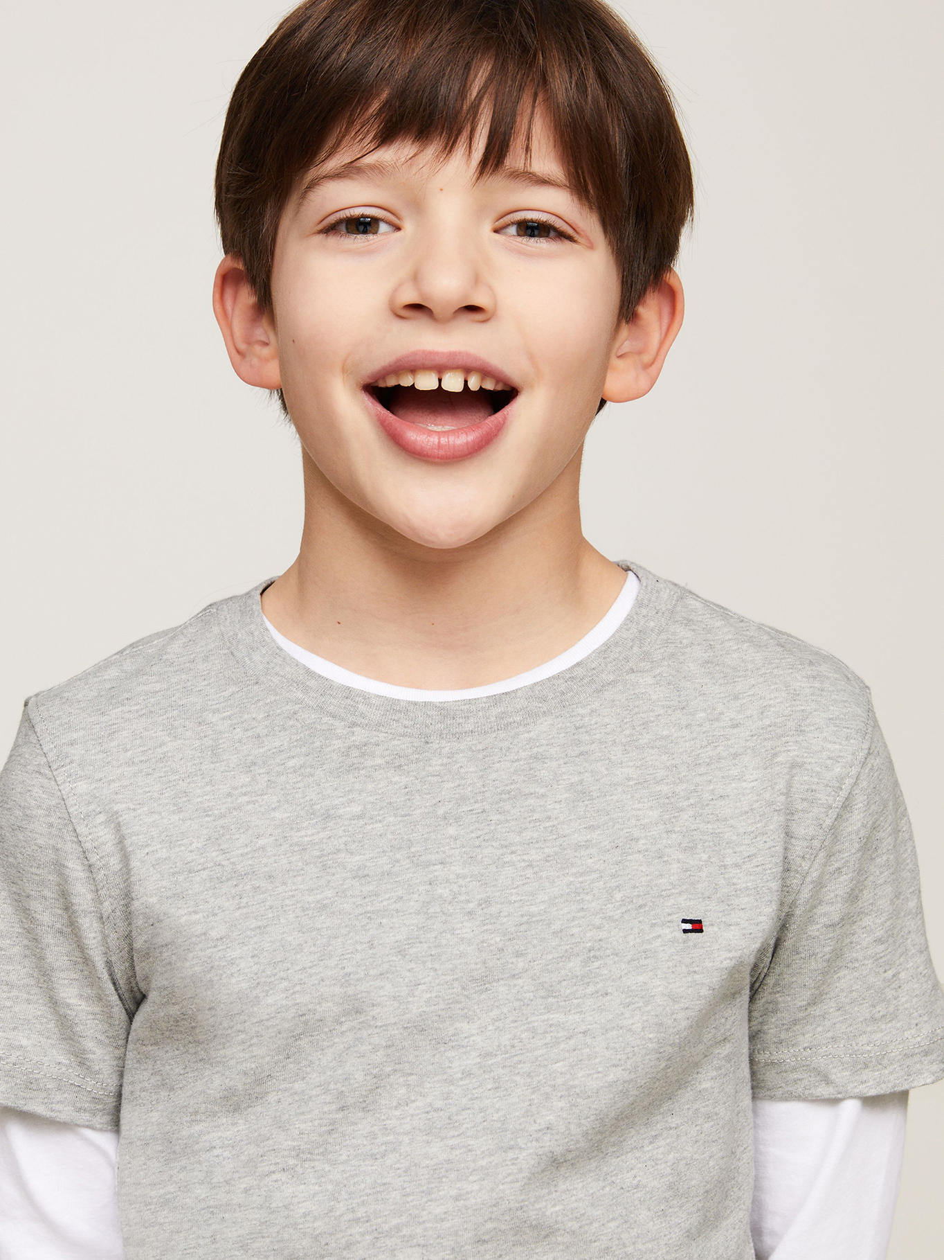 POLERA DE NIÑO ESSENTIAL C-NECK - 4