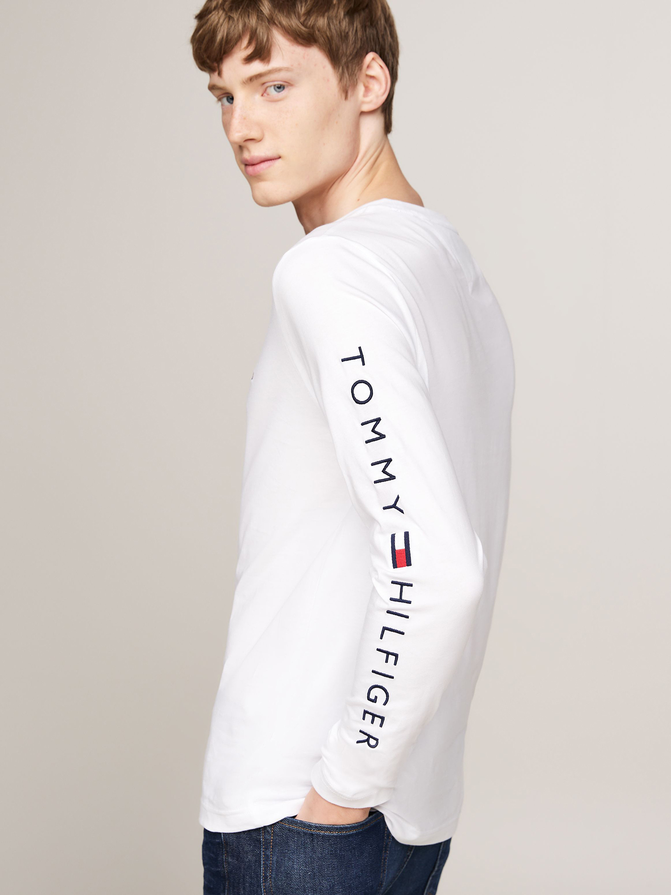 POLERA ESSENTIAL FLAG LOGO SLIM FIT - 4