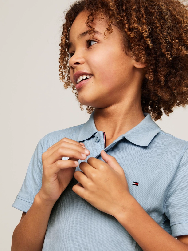 POLO ALGODÓN NIÑO TOMMY HILFIGER CELESTE LOGO FLAG ESSENTIAL - 4