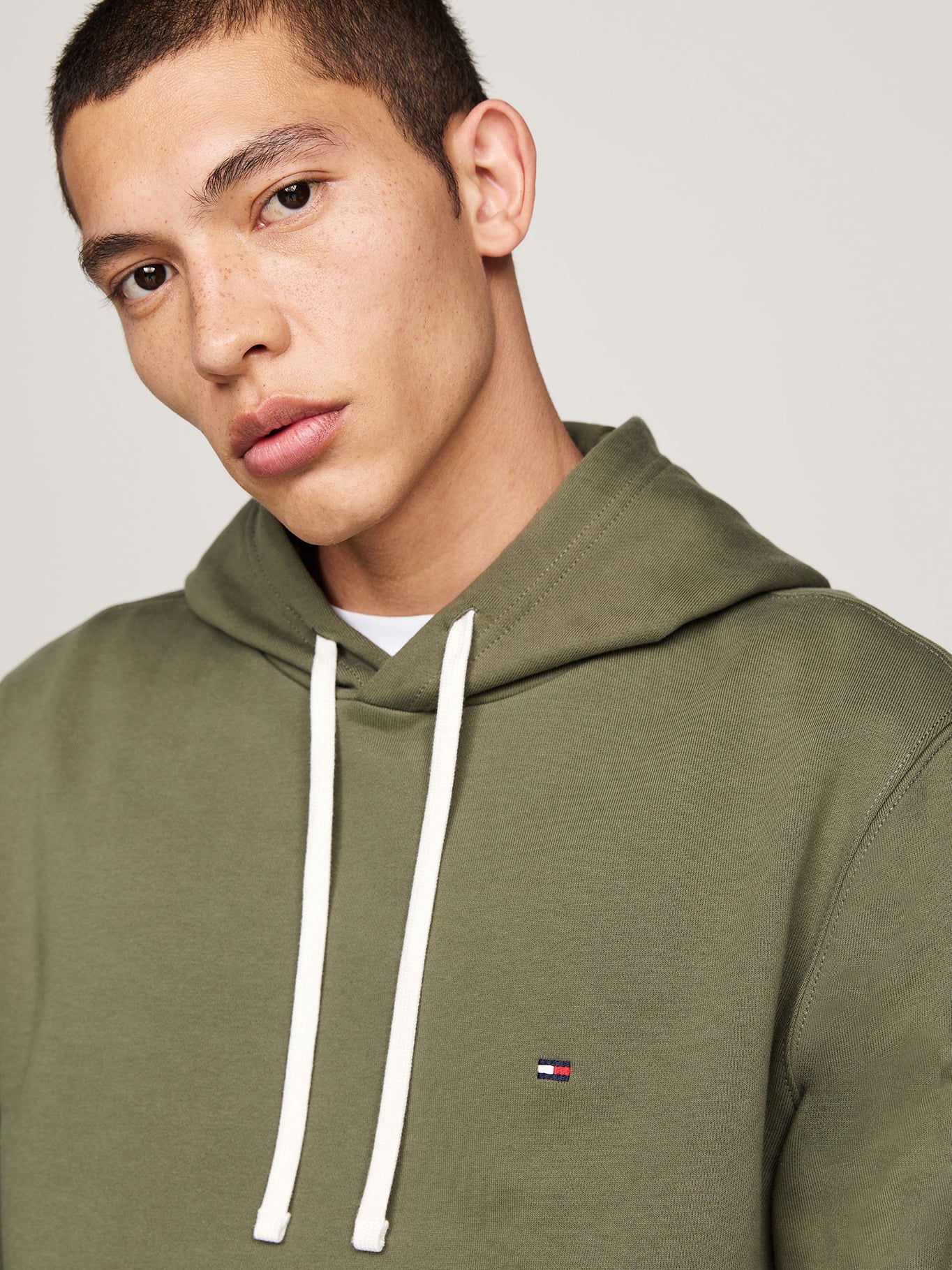 POLERON HOODIE CON LOGO BORDADO - 4