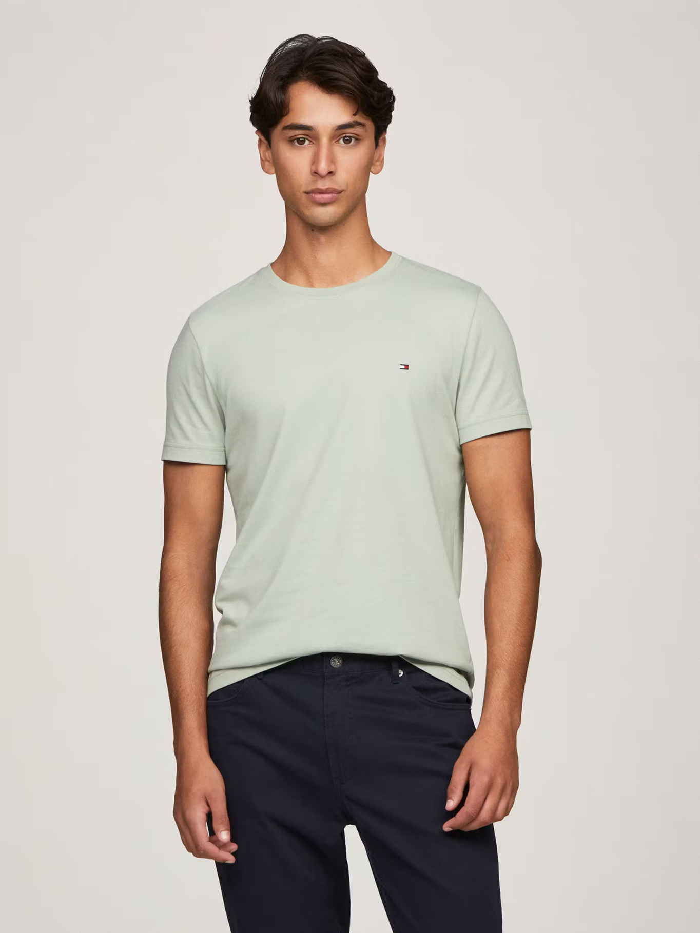 POLERA ALGODÓN HOMBRE TOMMY HILFIGER VERDE ESSENTIAL COTTON C-NECK SLIM FIT - 1