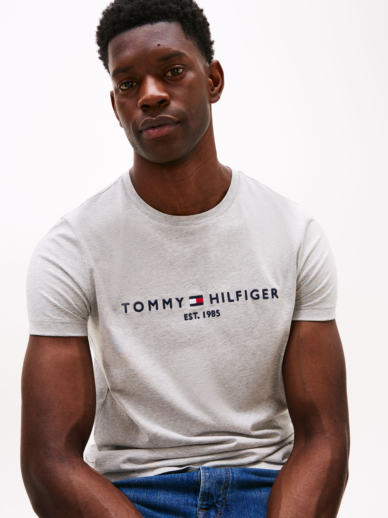 POLERA ALGODÓN HOMBRE TOMMY HILFIGER GRIS IM CORE LOGO SLIM FIT - 4