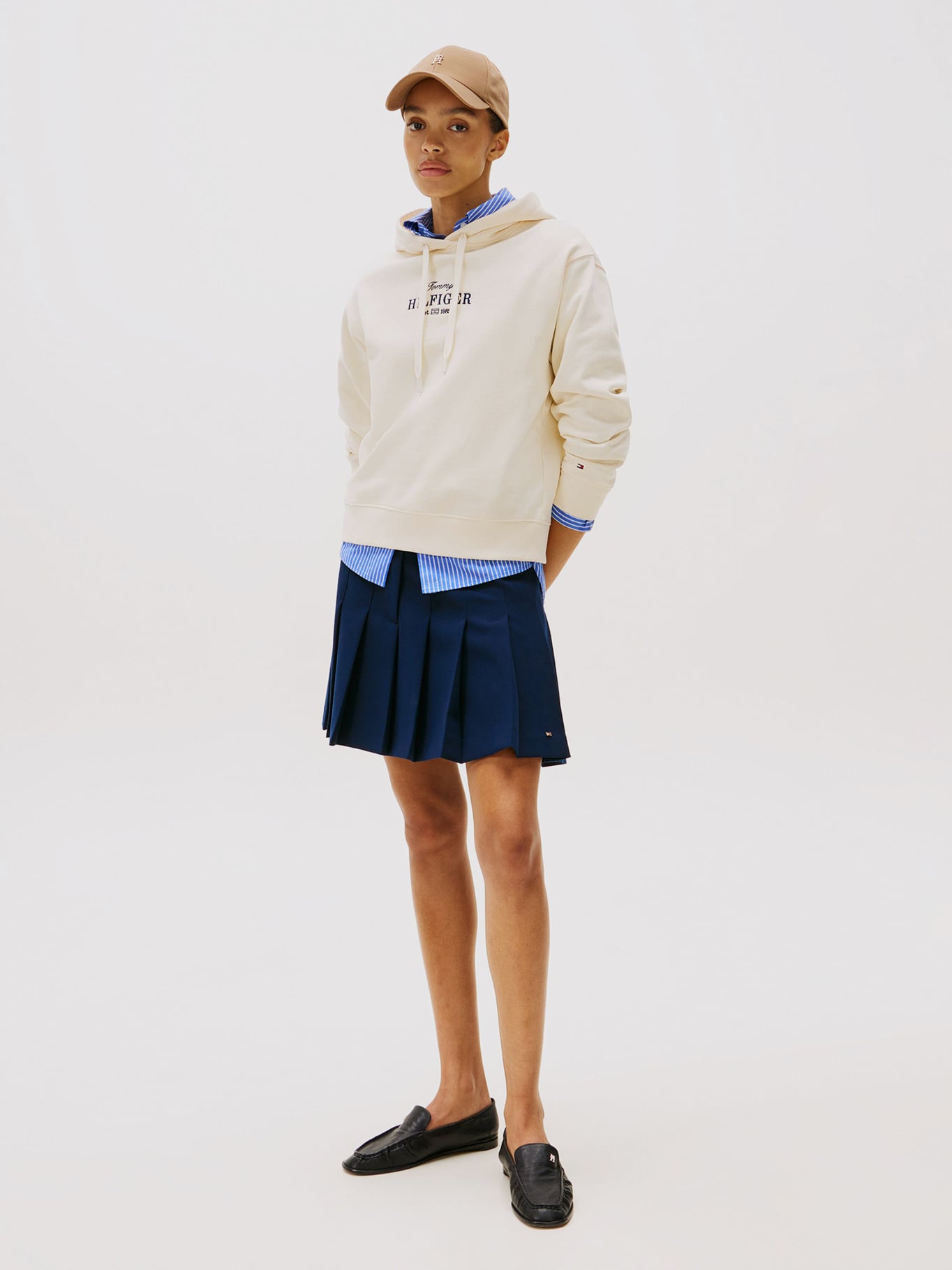 POLERON HOODIE CON LOGO BORDADO - 2
