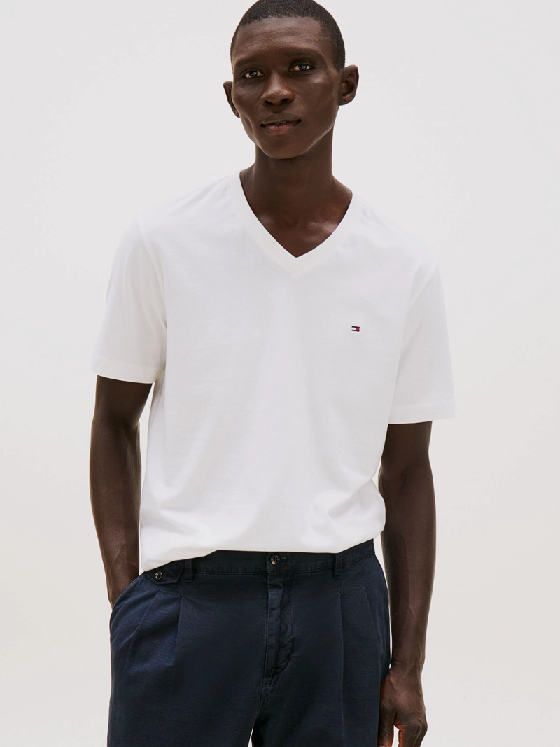 POLERA ESSENTIAL V-NECK REGULAR FIT - 1