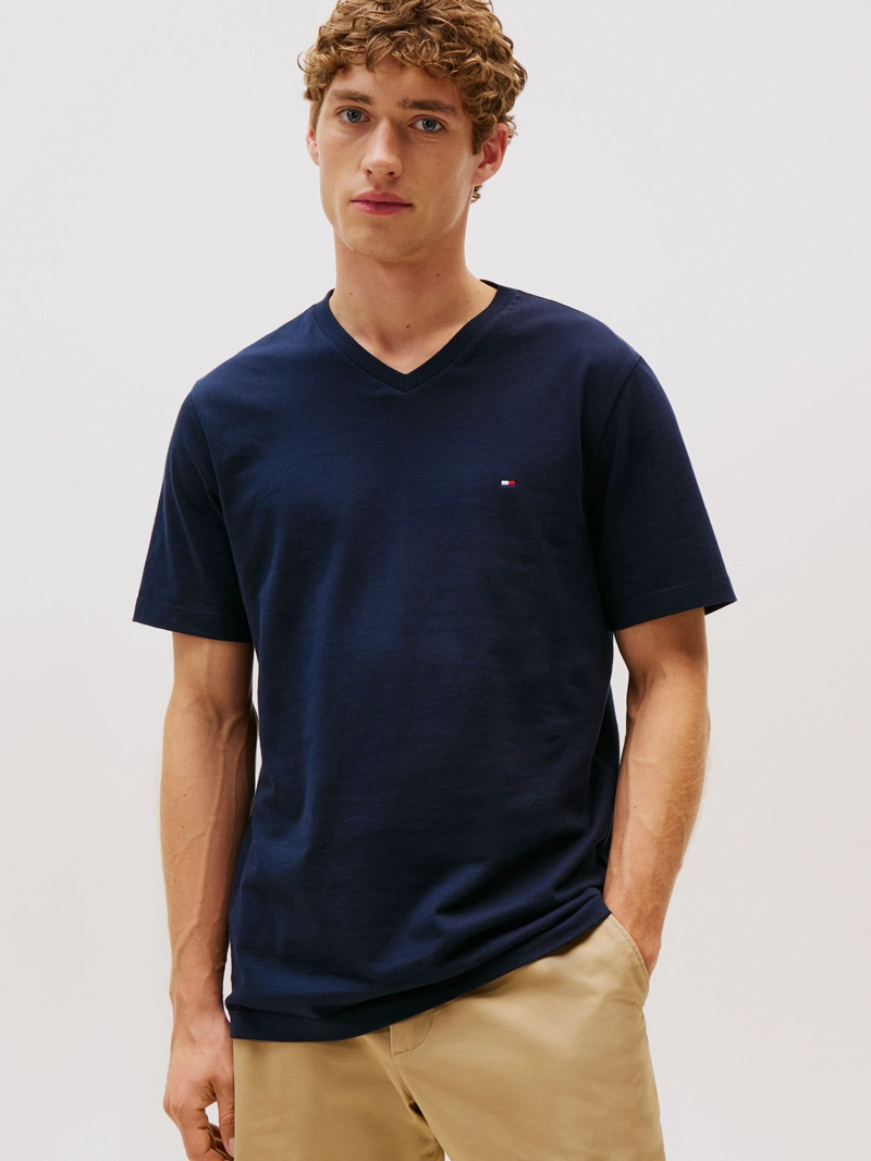 POLERA ESSENTIAL V-NECK REGULAR FIT - 1