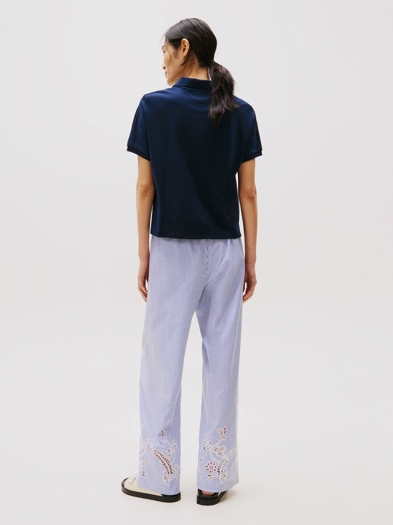 POLO SOLID CON LOGO RELAXED FIT - 3