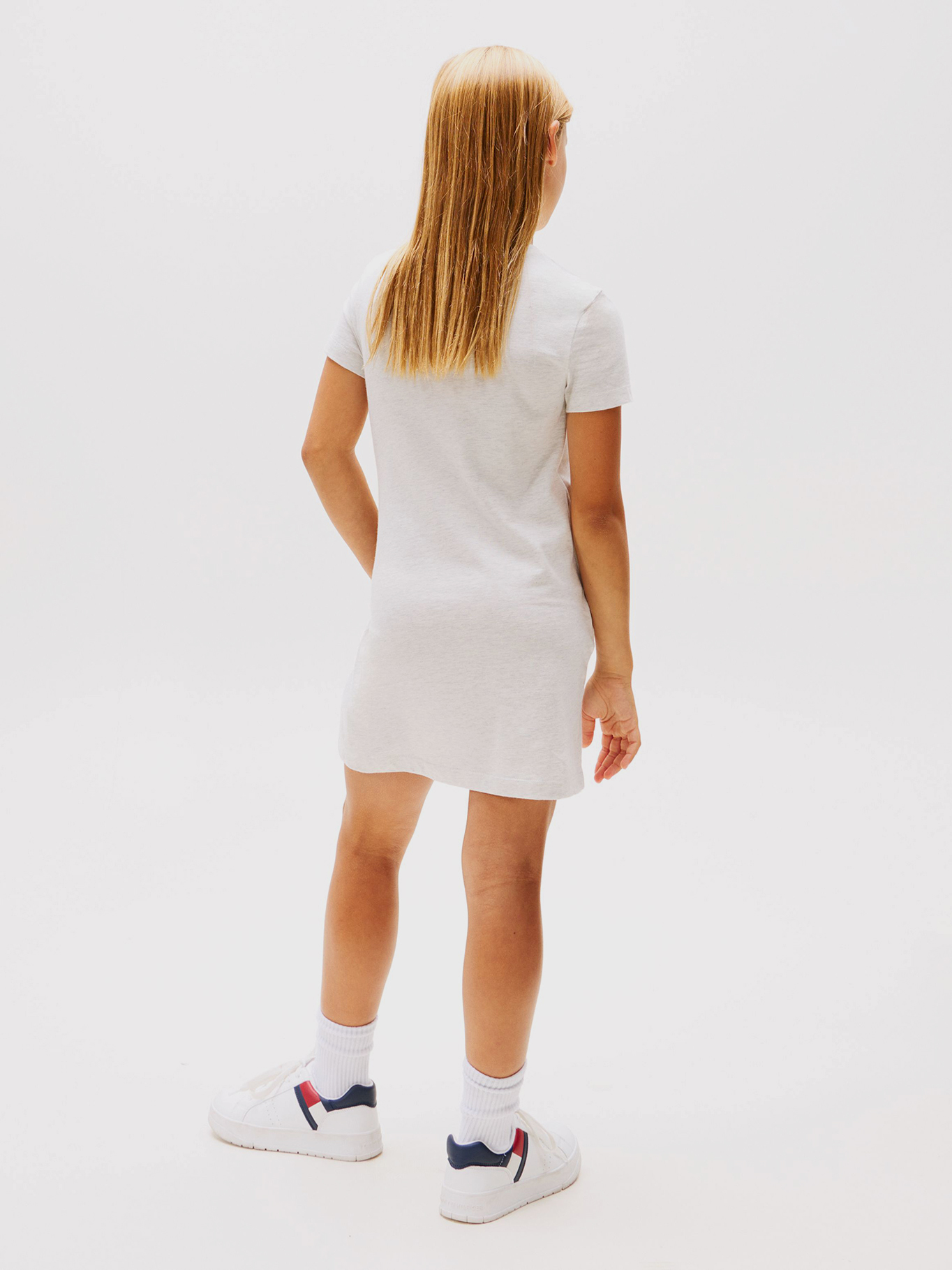 VESTIDO CON LOGO DE LENTEJUELAS - 2