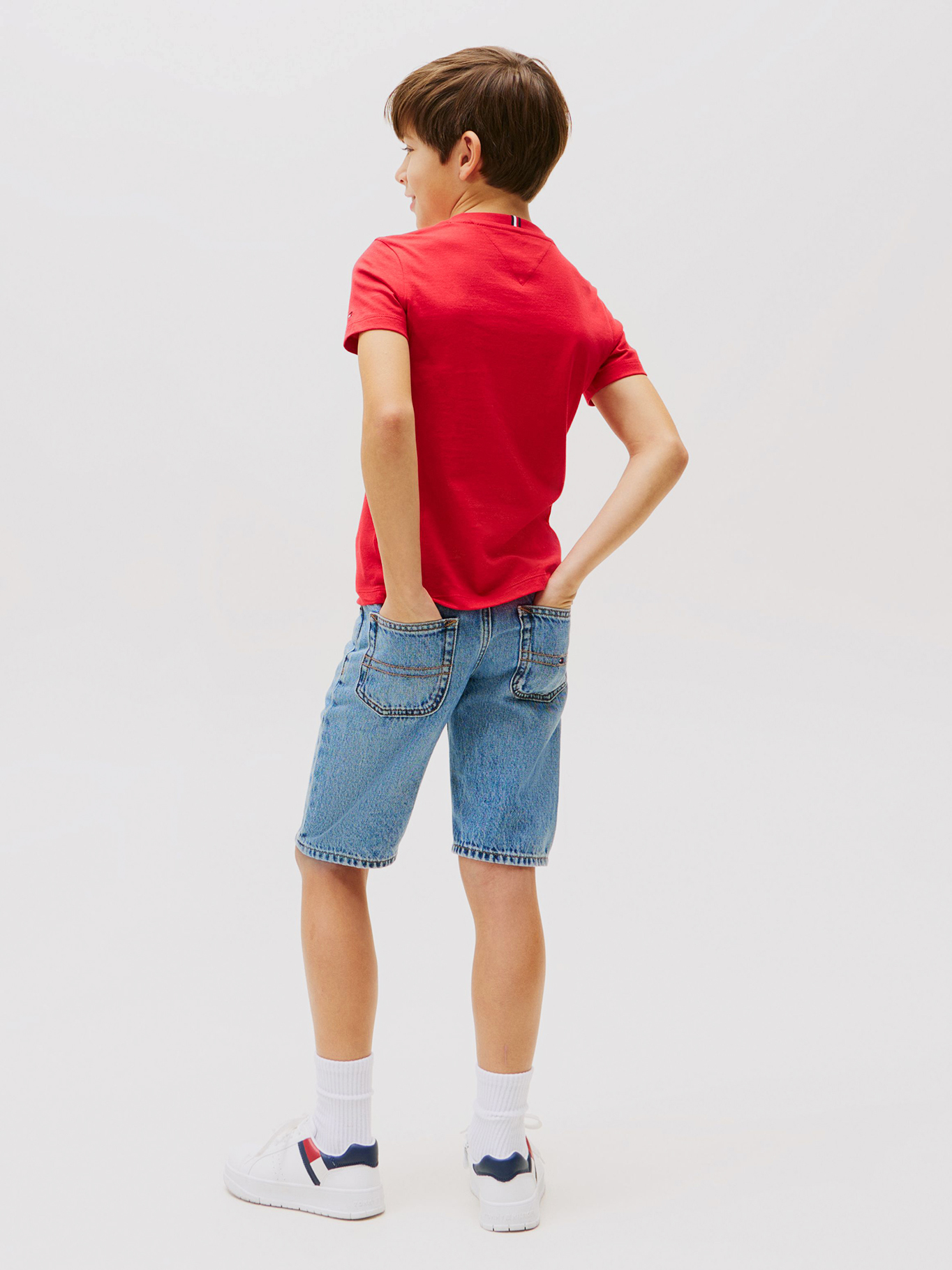 POLERA DE NIÑO ESSENTIAL CON LOGO - 3