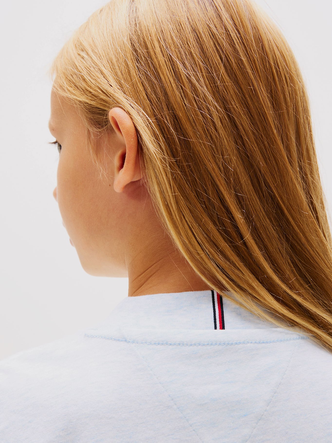 POLERA JASPEADA CON LOGO VARSITY - 5
