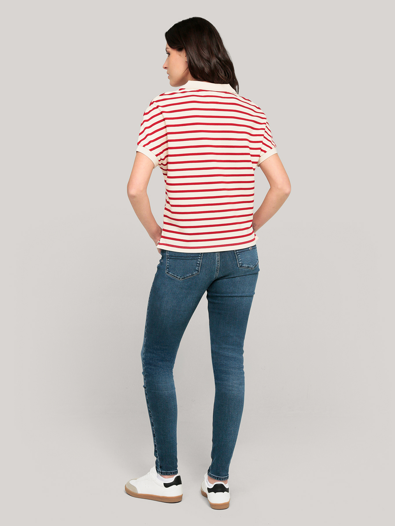 POLO SOLID CON LOGO RELAXED FIT - 3