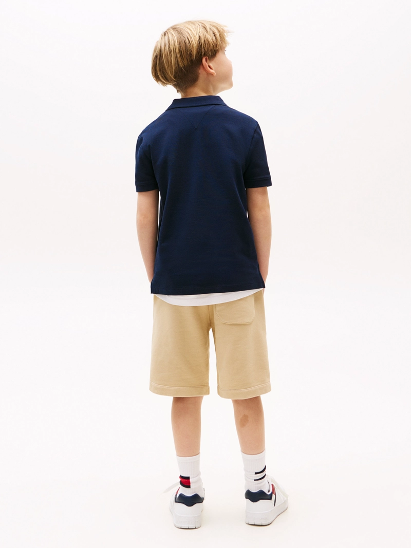 POLO CON LOGO DISTINTIVO - 3