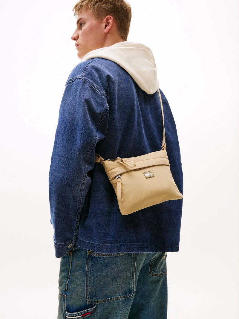 BOLSO URBAN CON LOGO ENGOMADO - 2