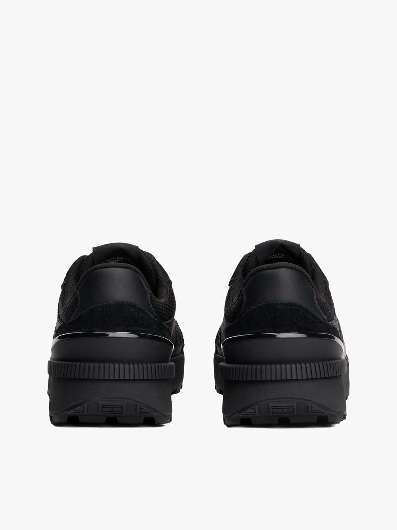 ZAPATILLAS CON SUELA DENTADA - 8