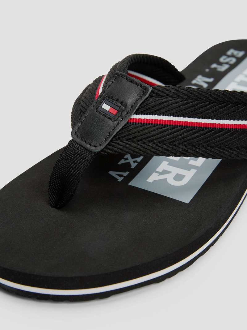 SANDALIAS CON CINTA DISTINTIVA - 7