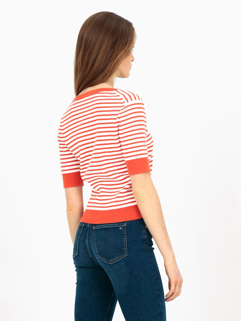 SWEATER CON DISEÑO DE RAYAS - 4
