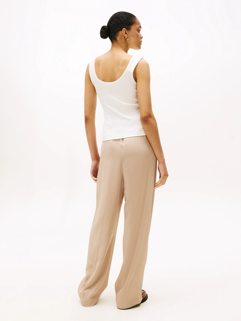 POLERA SIN MANGAS SLIM FIT - 3