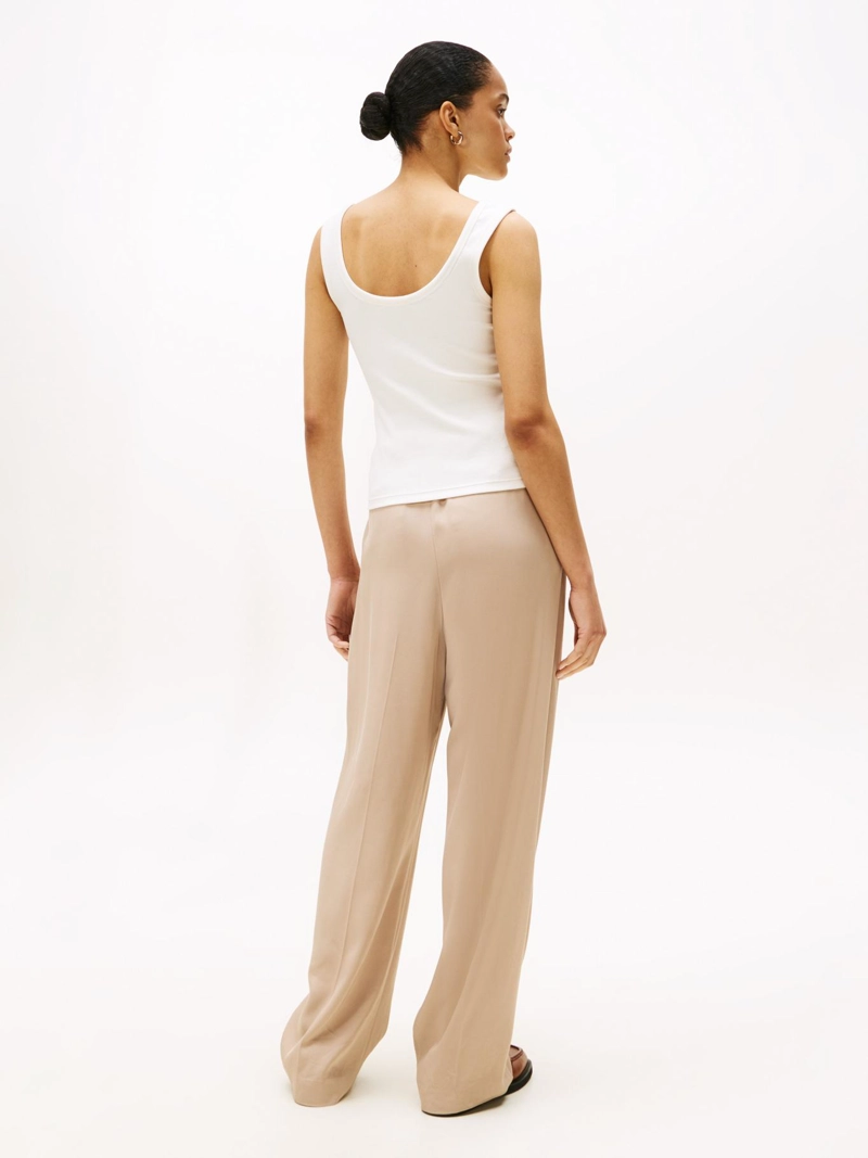 POLERA SIN MANGAS SLIM FIT - 3