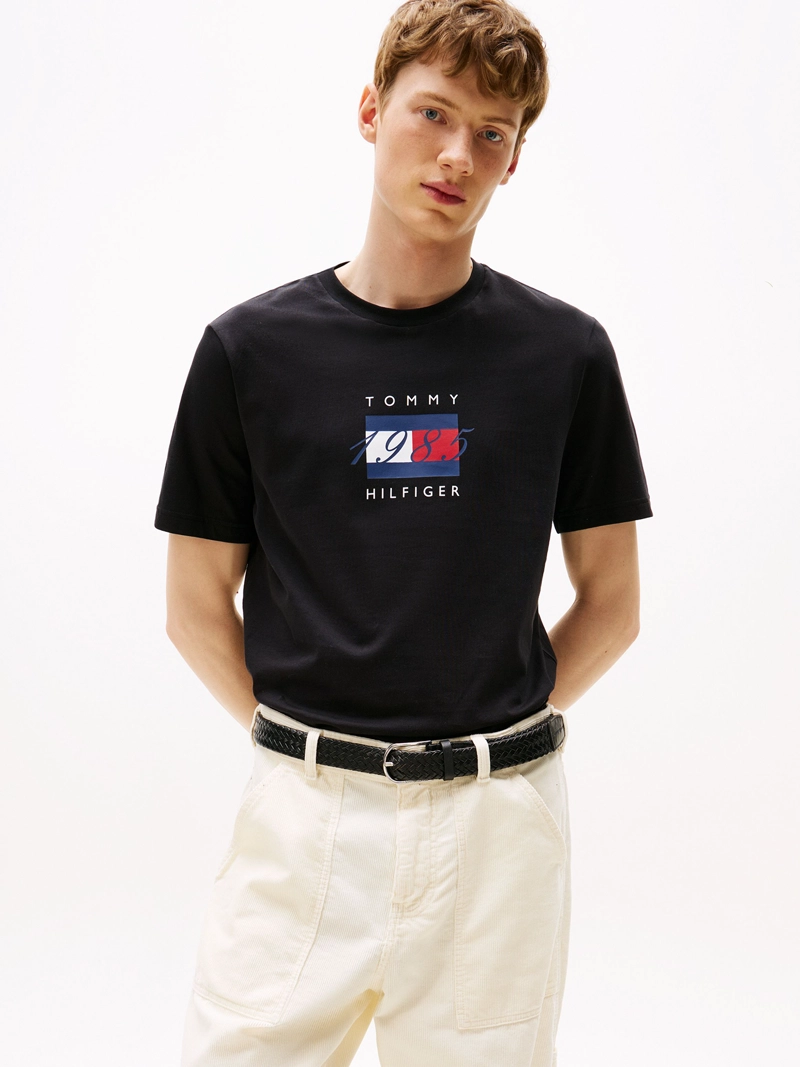 POLERA CON LOGO FLAG REGULAR FIT - 1
