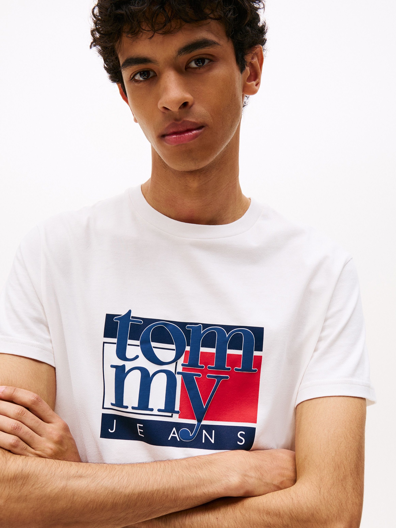 POLERA CON LOGO GRAFICO SLIM FIT - 4