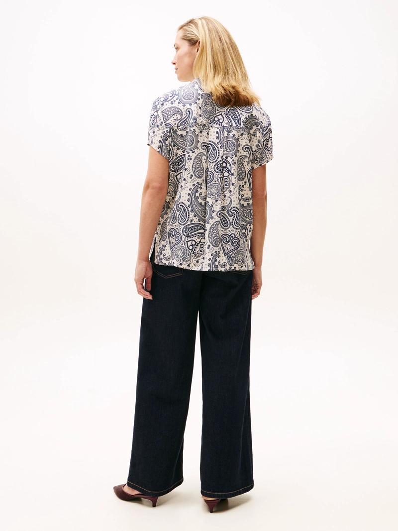 BLUSA CON ESTAMPADO FLORAL - 3
