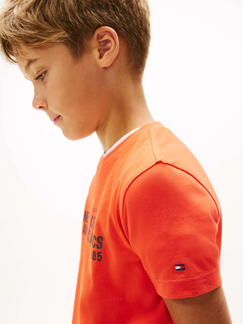 POLERA CON LOGO GRAFICO NYC - 4